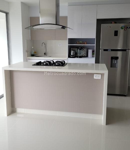 Apartamento iluminado de 2 alcobas con balcón en Suramérica, Itagüí - 2