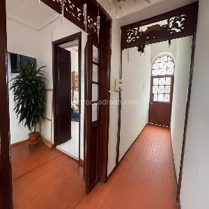 Casa de 5 alcobas en venta en La Favorita Centro, Bogotá, 228 m² · foto 3 de 18