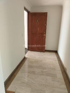 Casa de 5 alcobas en venta en San Patricio, Bogotá, 227 m² · foto 10 de 20
