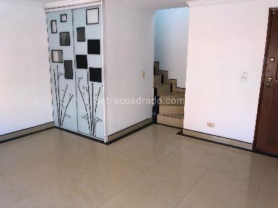 Apartamento de 2 alcobas en venta en Quinta Paredes, Bogotá, 75 m² · foto 3 de 11