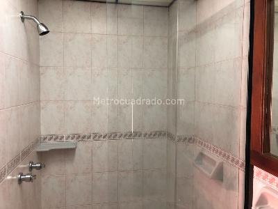 Apartamento de 2 alcobas en venta en Quinta Paredes, Bogotá, 75 m² · foto 10 de 11