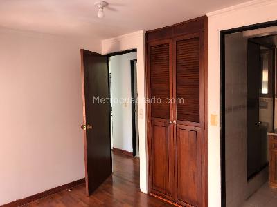 Apartamento de 2 alcobas en venta en Quinta Paredes, Bogotá, 75 m² · foto 8 de 11