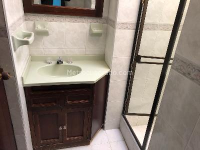 Apartamento de 2 alcobas en venta en Quinta Paredes, Bogotá, 75 m² · foto 9 de 11