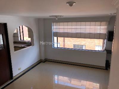 Apartamento de 2 alcobas en venta en Quinta Paredes, Bogotá, 75 m² · foto 2 de 11