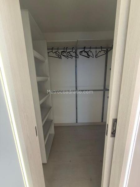 Furnished 3BR Apartment with Rooftop in El Poblado Castropol - 8