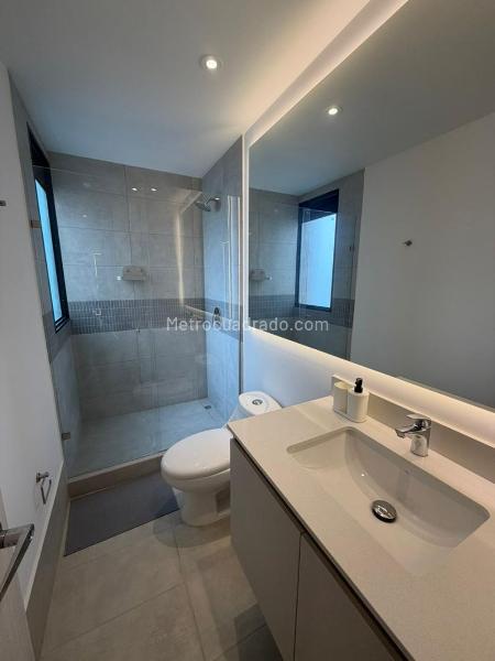 Furnished 3BR Apartment with Rooftop in El Poblado Castropol - 9