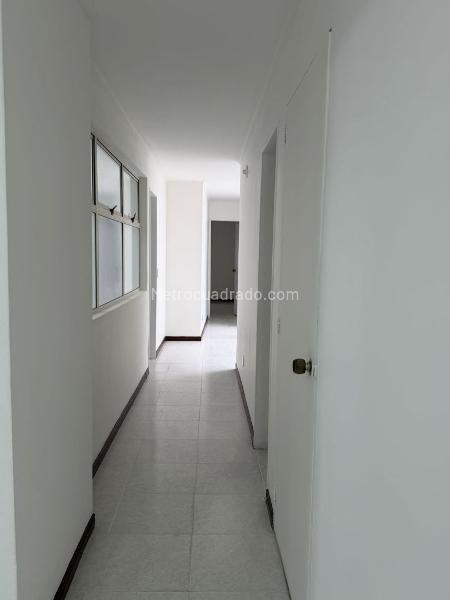 Beautiful 4BR Apartment in San Joaquin - 3