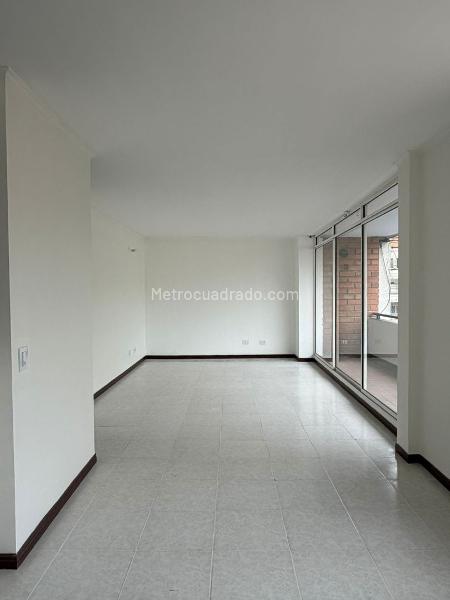 Beautiful 4BR Apartment in San Joaquin - 2