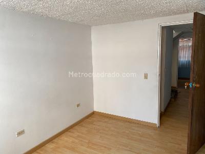 Casa en venta en Fontibon La Laguna, Bogotá · foto 4 de 13