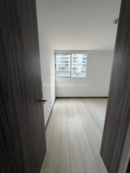 Apto casi para estrenar con balcón en Suramérica, Itagüí - 9