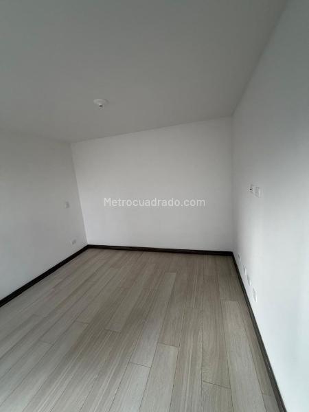 Apto casi para estrenar con balcón en Suramérica, Itagüí - 7