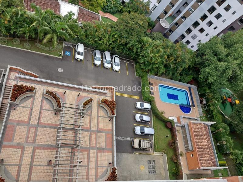 Luxurious 3BR Apartment in Los Balsos No 2 Suroriente - 2