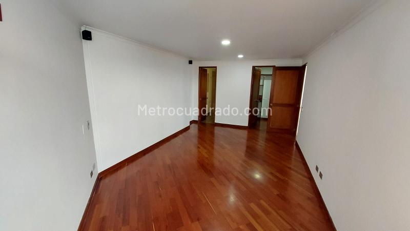 Luxurious 3BR Apartment in Los Balsos No 2 Suroriente - 5