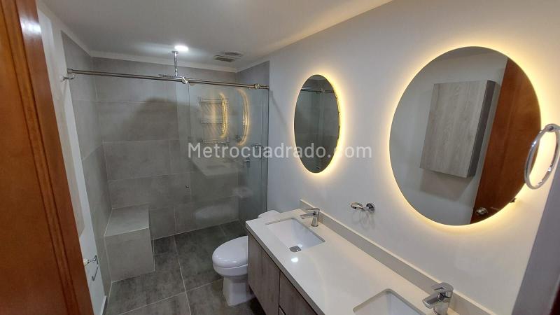 Luxurious 3BR Apartment in Los Balsos No 2 Suroriente - 6