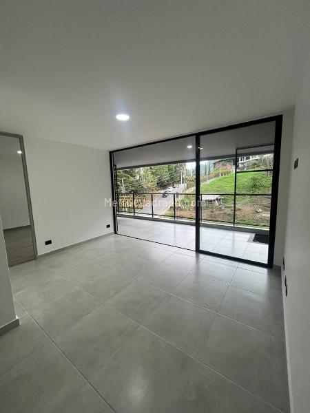 Modern 1BR Apartment with Private 20m² Terrace in La Montaña - 7