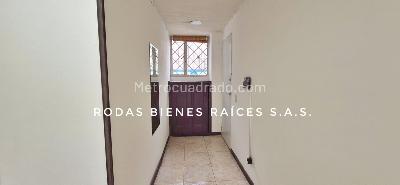 Apartamento de 2 alcobas en venta en Chapinero, Bogotá, 63 m² · foto 2 de 18