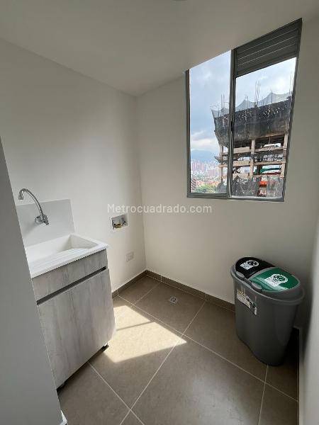 Apartamento nuevo de 3 Alcobas en Ciudad del Río con acabados de lujo - 2