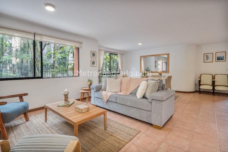 Apartamento Amplio de 3 Alcobas en El Poblado Nororiente - 4