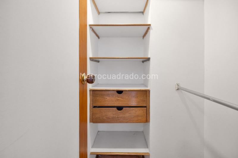 Apartamento Amplio de 3 Alcobas en El Poblado Nororiente - 8