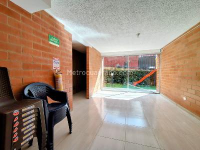 Apartamento en venta en Calvo Sur, Bogotá · foto 4 de 13