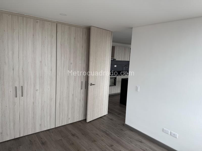 Piso – Bogotá, Samper - Más