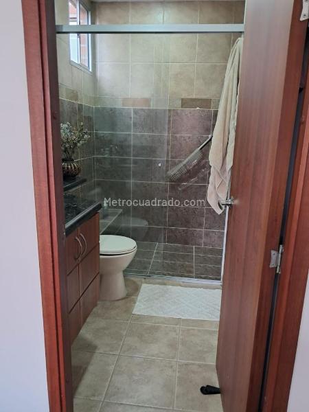 Cozy 3BR Apartment with Balcony in El Poblado - 9