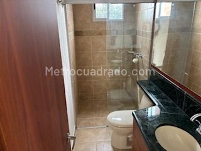 Cozy 3BR Apartment with Balcony in El Poblado - 7