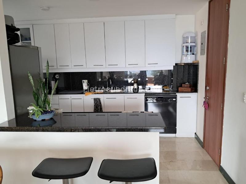 Cozy 3BR Apartment with Balcony in El Poblado - 4