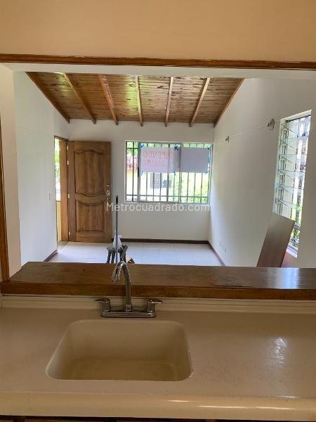 4BR House (2nd Floor) in Calasanz Nororiente Unit