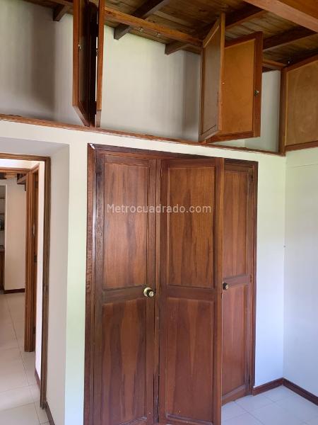 4BR House (2nd Floor) in Calasanz Nororiente Unit - 4