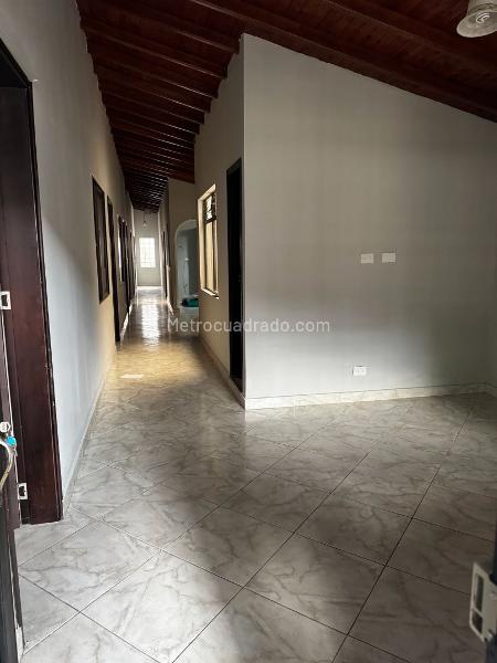 Casa Amplia de 5 Alcobas en La Candelaria - 7