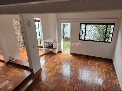 Casa de 4 alcobas en venta en Santa Ana Occidental, Bogotá, 180 m² · foto 3 de 17