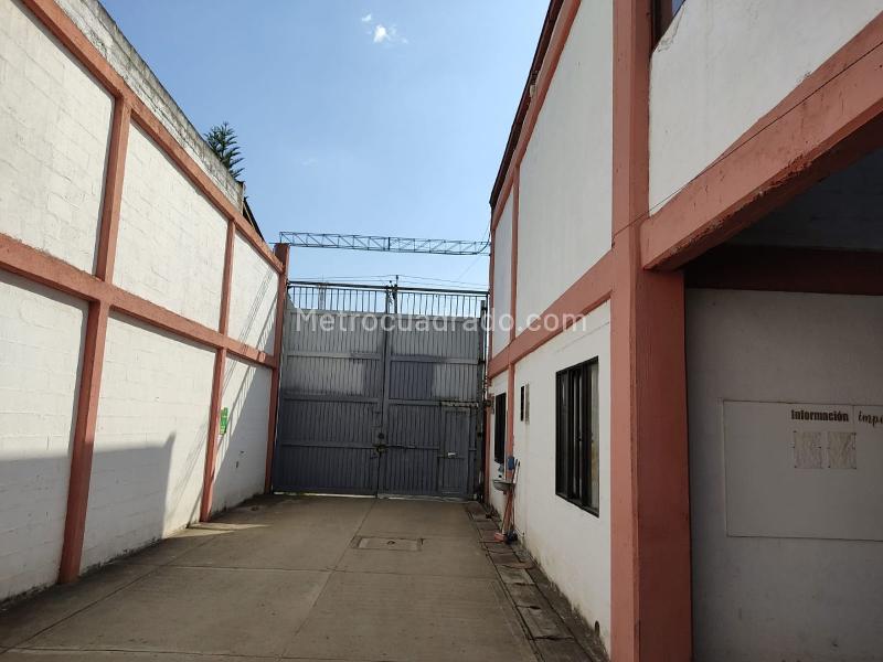 Bodega en Arriendo, ALFONSO LOPEZ IIIETAPA Oriente, Cali - Más