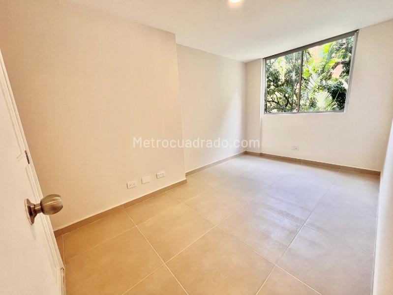 Apartamento Renovado de 3 Alcobas en El Poblado Los Balsos - 9