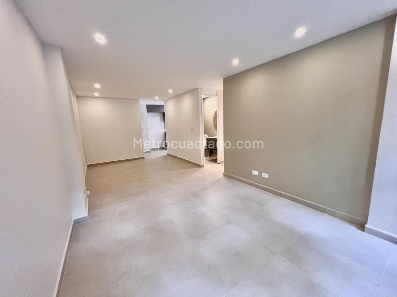 Apartamento Renovado de 3 Alcobas en El Poblado Los Balsos - 4