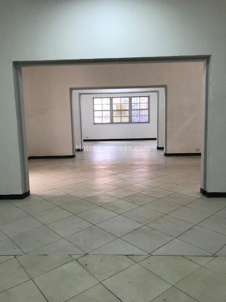 Casa Comercial Amplia en Los Angeles - 2