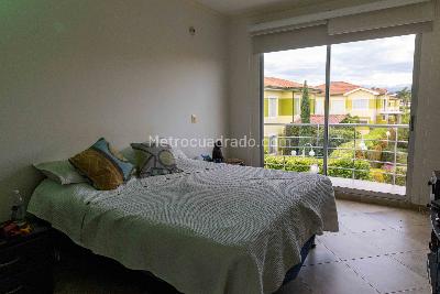 Casa de 4 alcobas en arriendo en Quintas Del Remanso, Girardot, 255 m² · foto 3 de 10