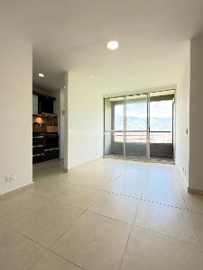 Apartamento de 3 alcobas en venta en Urbanización La Vida Es Bella, Bello, 66 m² · foto 2 de 11