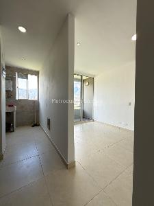 Apartamento de 3 alcobas en venta en Urbanización La Vida Es Bella, Bello, 66 m² · foto 8 de 11