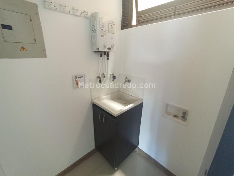 3BR Apartment in Altos del Poblado with Parking & Amenities - 7