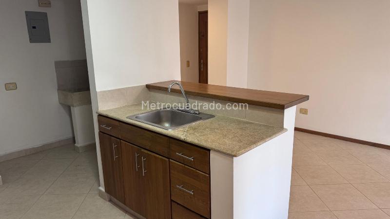 Cozy 3BR Apartment in Aves María (Torre Sinsonte) - 3