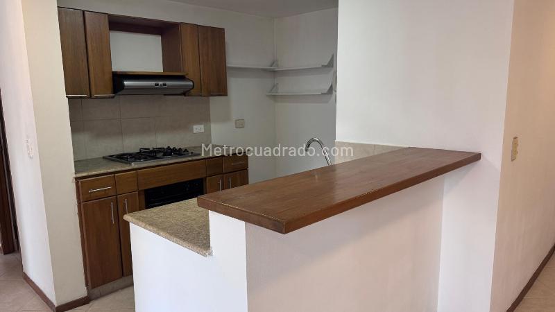 Cozy 3BR Apartment in Aves María (Torre Sinsonte) - 4
