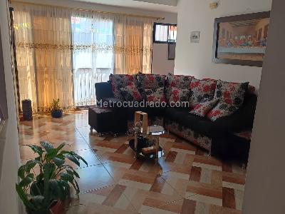 Casa de 5 alcobas en venta en Versalles, Ibagué, 204 m² · foto 4 de 18