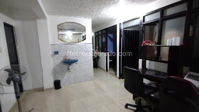 Casa de 5 alcobas en venta en Versalles, Ibagué, 204 m² · foto 15 de 18