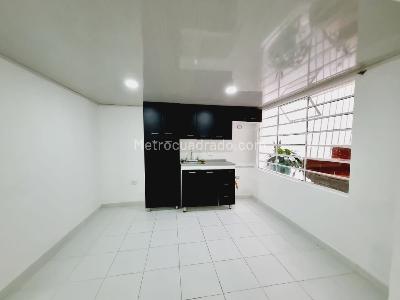 Casa de 5 alcobas en venta en Los Andes Barrios Unidos, Bogotá, 360 m² · foto 4 de 17