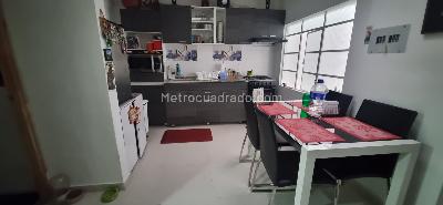 Casa de 5 alcobas en venta en Los Andes Barrios Unidos, Bogotá, 360 m² · foto 8 de 17