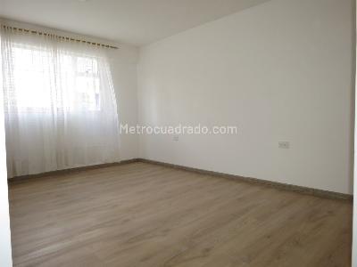Casa de 5 alcobas en venta en Los Andes Barrios Unidos, Bogotá, 360 m² · foto 9 de 17