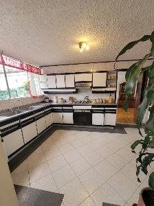 Casa de 5 alcobas en venta en Quinta Paredes, Bogotá, 257 m² · foto 10 de 17