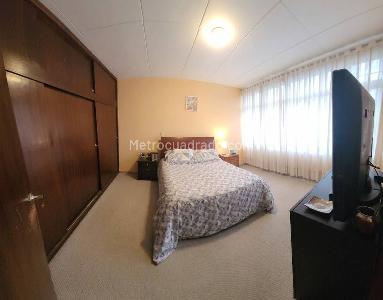 Casa de 5 alcobas en venta en Quinta Paredes, Bogotá, 257 m² · foto 2 de 17