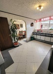 Casa de 5 alcobas en venta en Quinta Paredes, Bogotá, 257 m² · foto 9 de 17